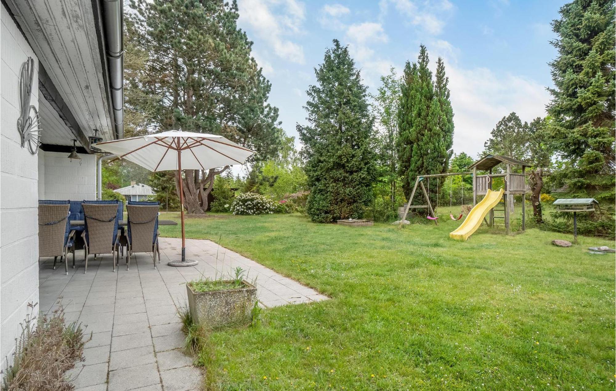 Amazing Home In Kalundborg With Kitchen ภายนอก รูปภาพ
